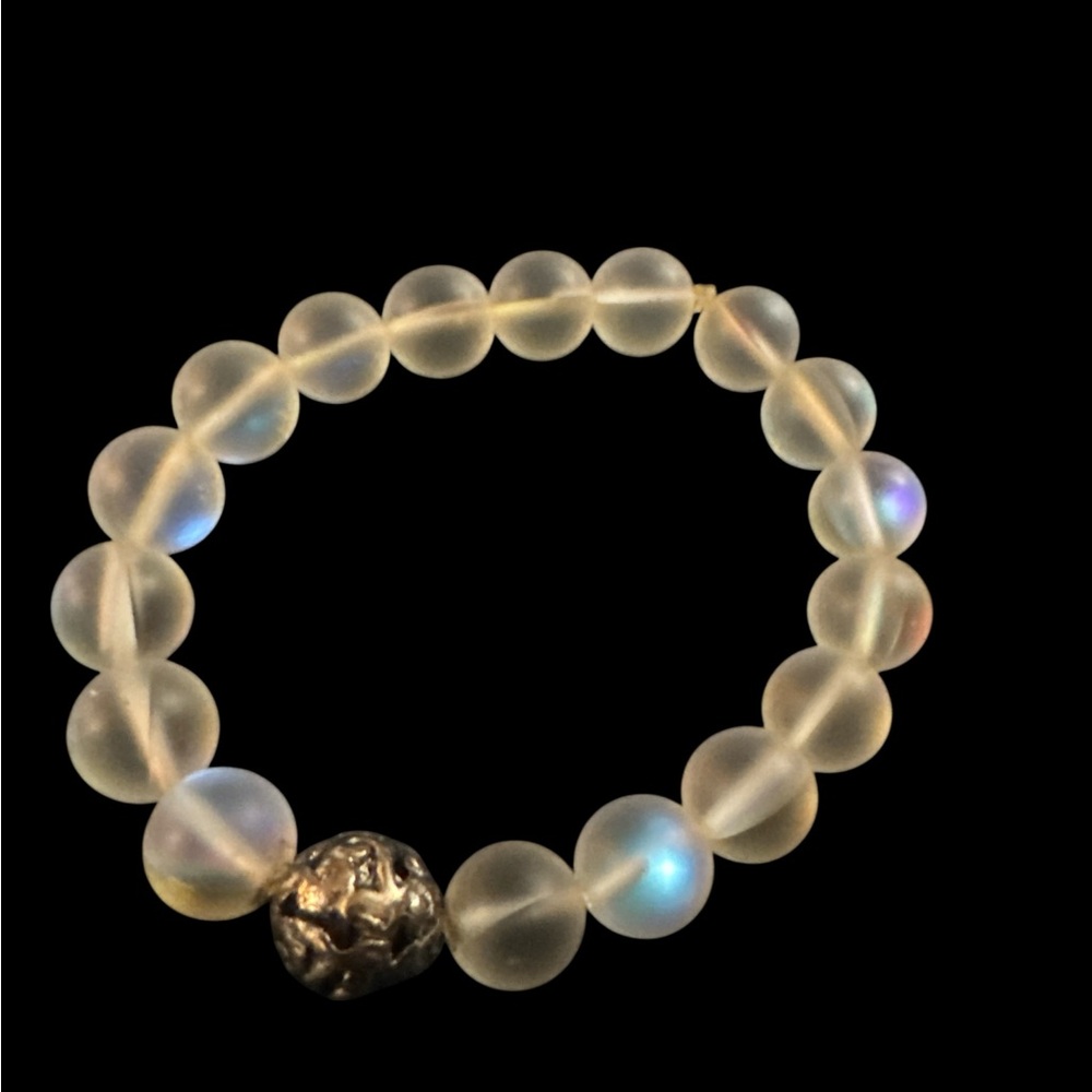 Elegant Silver and Iridescent Beaded Bracelet